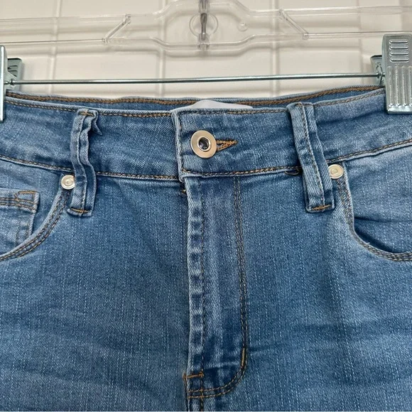 Woman’s Denim Frayed Hem Shorts - Picture 3 of 8